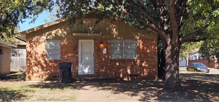 Building Photo - 1900 Huff St