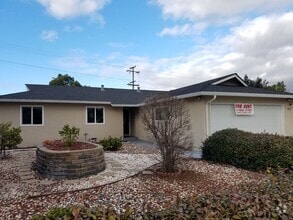 Building Photo - 1431 Bryan Ave