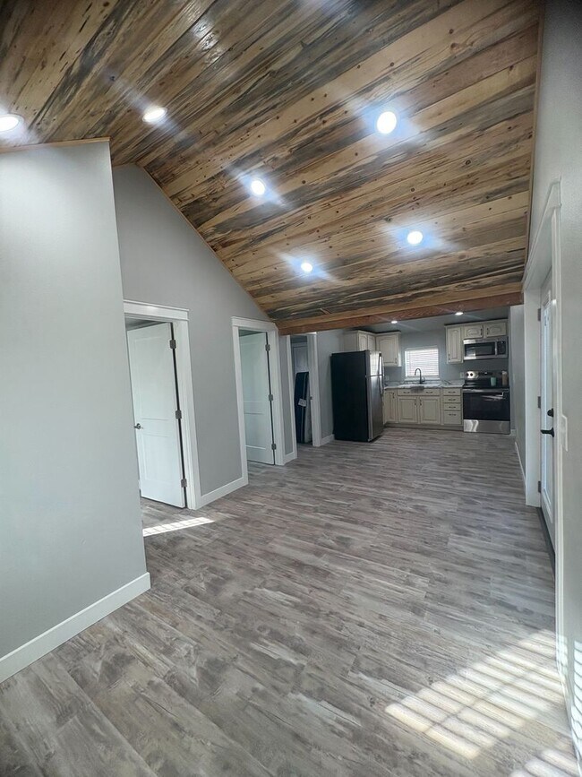 Foto del edificio - 1607 E 13th St