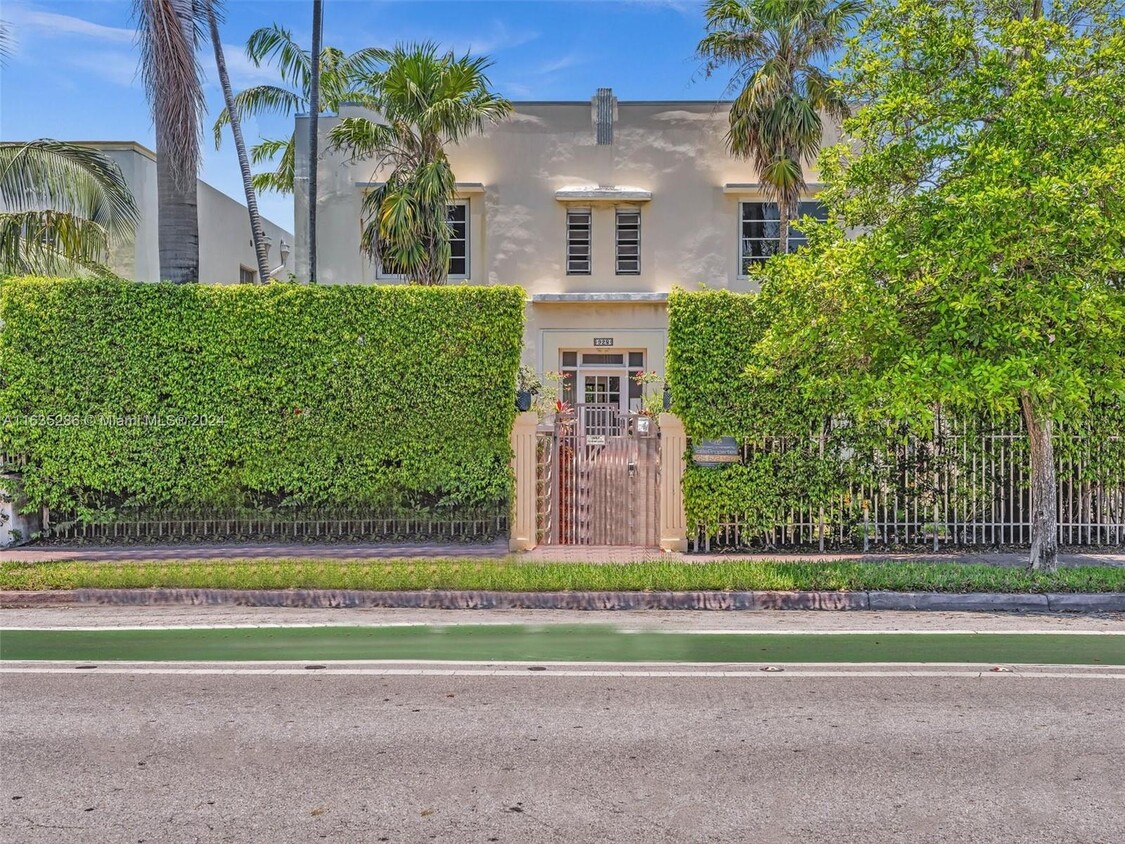 Foto principal - 928 Euclid Ave