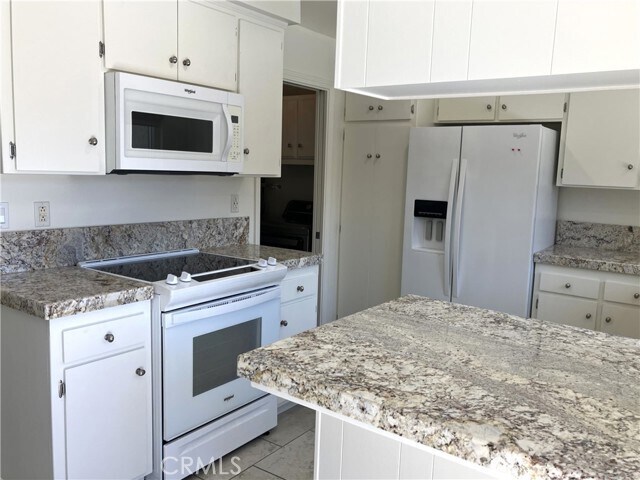 Foto del edificio - 5135 Hampton Ct