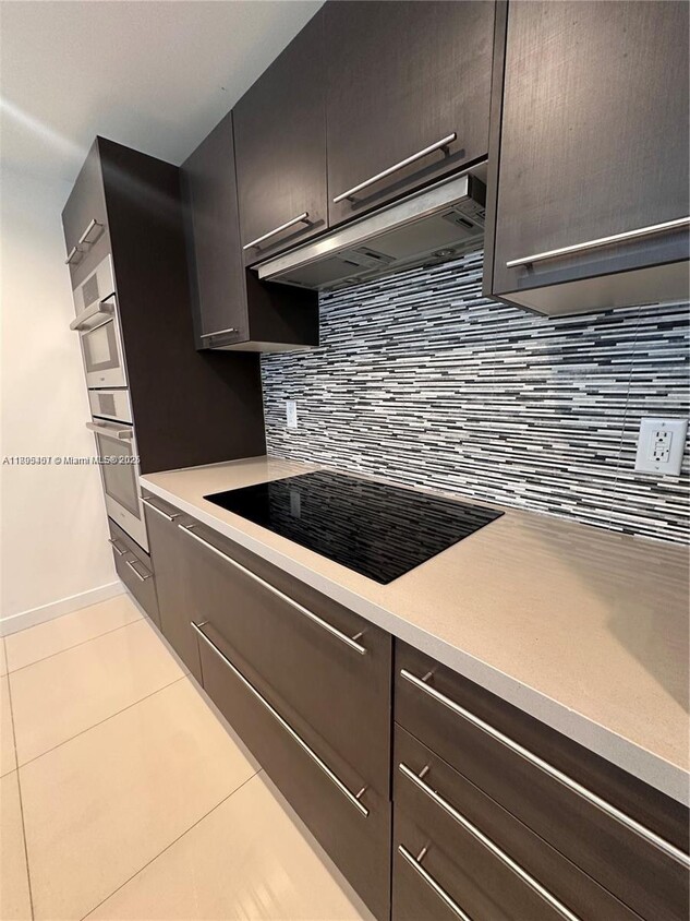 Foto principal - 7875 NW 107th Ave