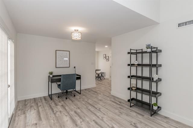 Foto del edificio - 448 Shadowcrest Ln
