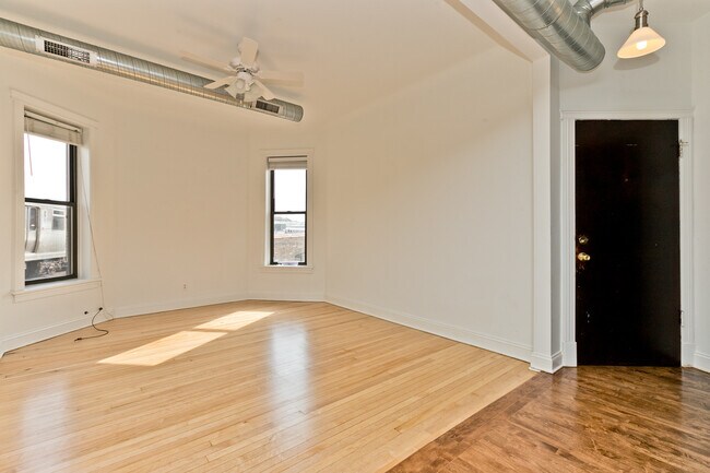 Foto del edificio - 1014 W Roscoe St