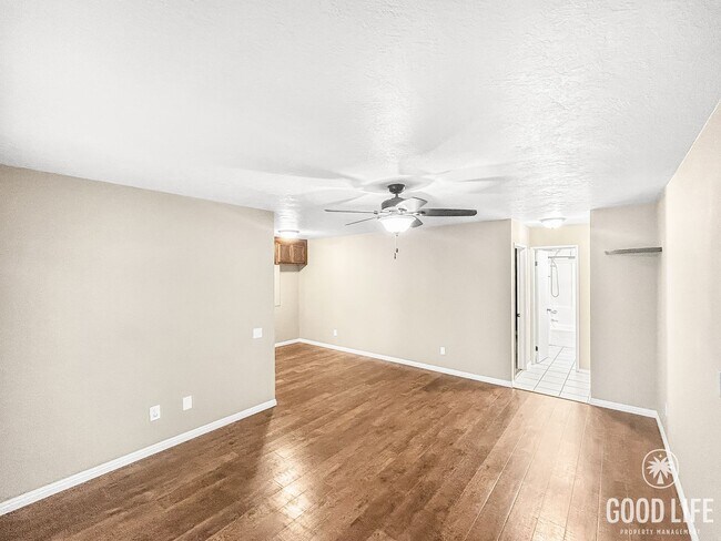 Foto del edificio - Beautiful 1Bd/1Ba located in Bay Ho!