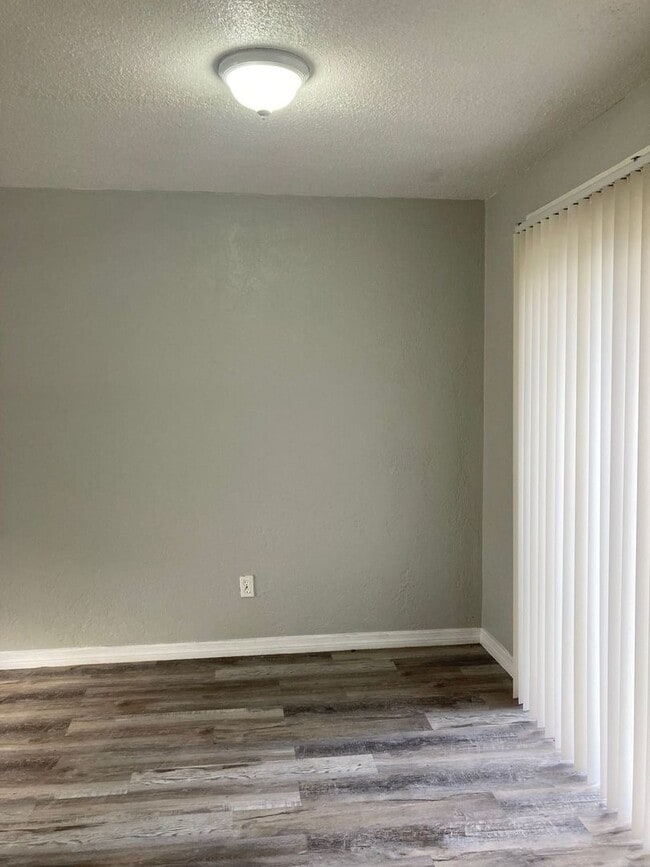 Building Photo - 1221 Kennedy Rd