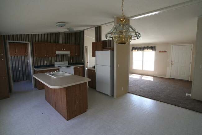 Building Photo - 2747 Olivine St