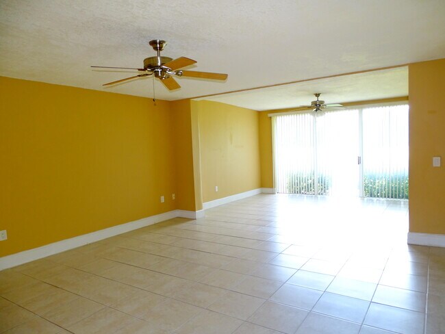 Building Photo - 4813 Esedra Ct