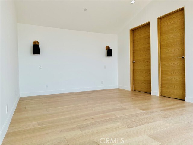 Building Photo - 555 Esplanade