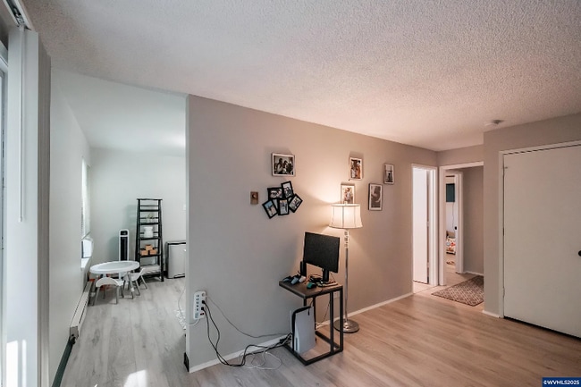 Building Photo - 297 Main St W