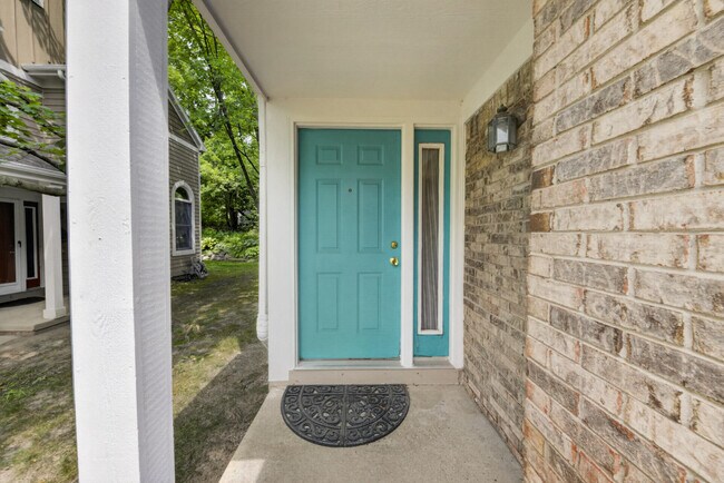 Building Photo - 2445 Mulberry Ct