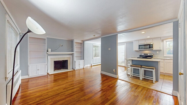 Foto del edificio - 72 Woodycrest Dr