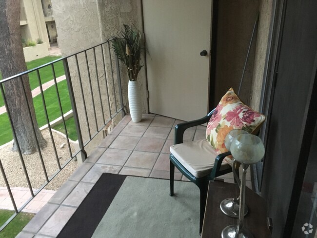 Balcony overlooks courtyard -quiet - 7436 E Chaparral Rd