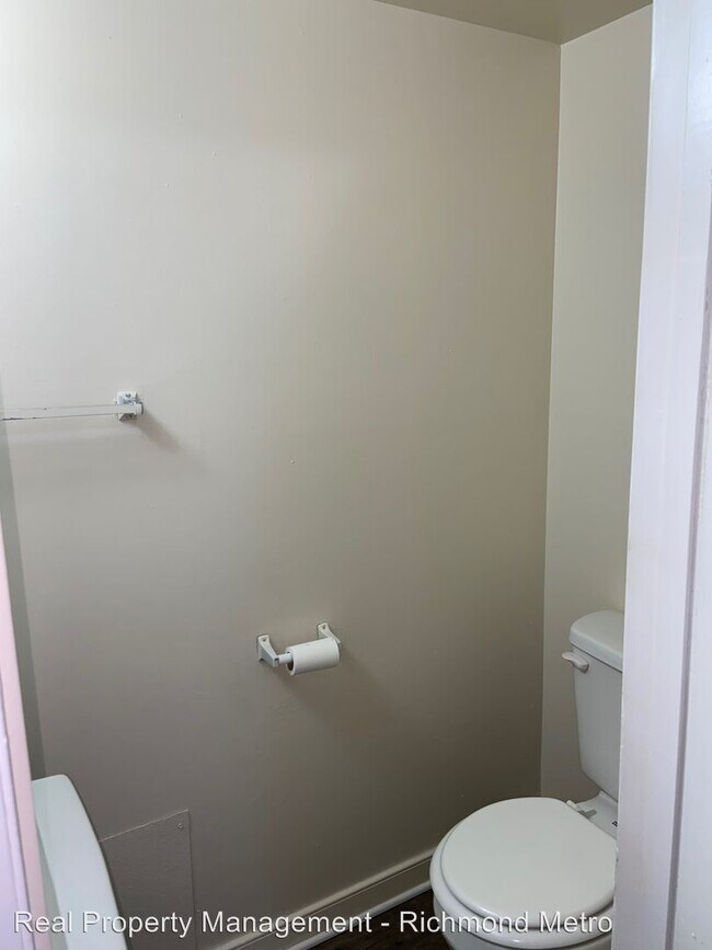 300 Newcastle Dr, Colonial Heights, VA 23834 Apartment for Rent in