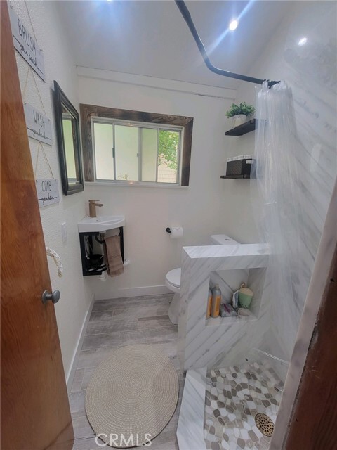 Building Photo - 9355 Canyon Dr