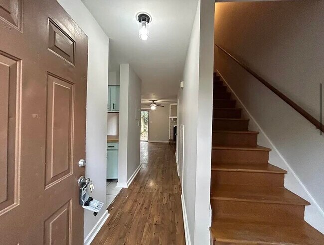Building Photo - 3234 Nekoma Ln