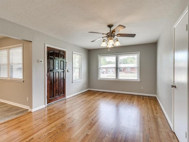 Foto del edificio - 710 Highland Pkwy