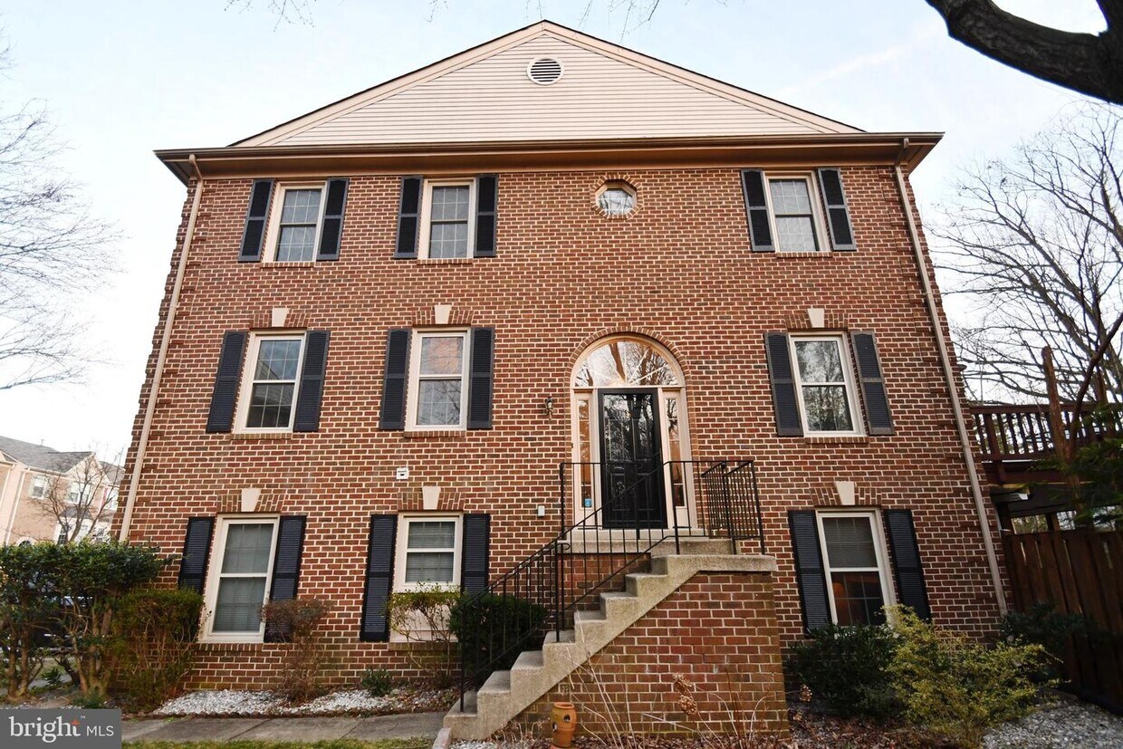 6610 Haltwhistle Ln, Alexandria, VA 22315 Townhome Rentals in Alexandria VA