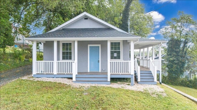 Updated 2 bedroom 1 bath with all new appl... - Updated 2 bedroom 1 bath with all new appl... House