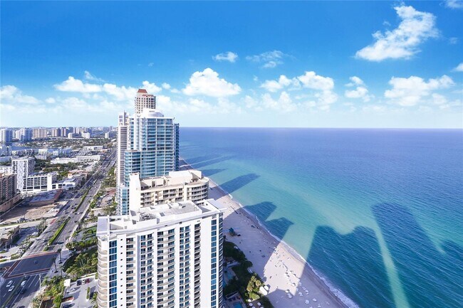 Building Photo - 17201 Collins Ave