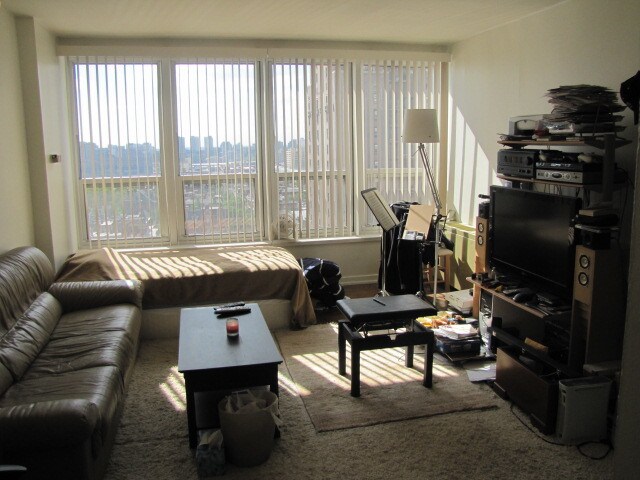 studio - full of light, great sun set - 224 W Rittenhouse Square