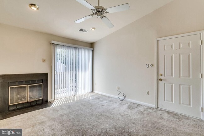 Building Photo - 8624 Beekman Pl