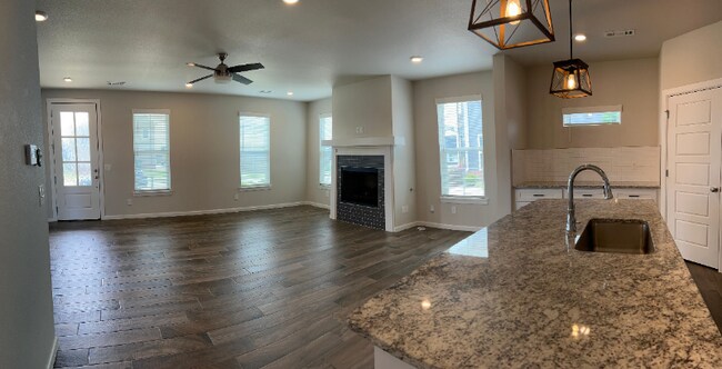 Foto del edificio - 1735 W Whitney Ln