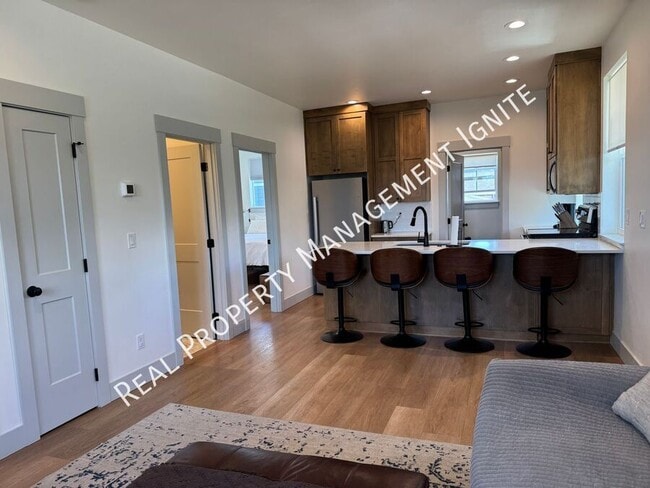 Building Photo - 62677 NW Mehama Ct
