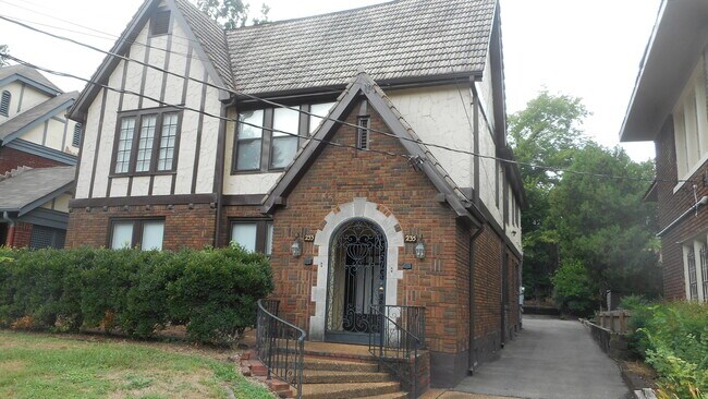 Foto del edificio - 235 Hawthorne St