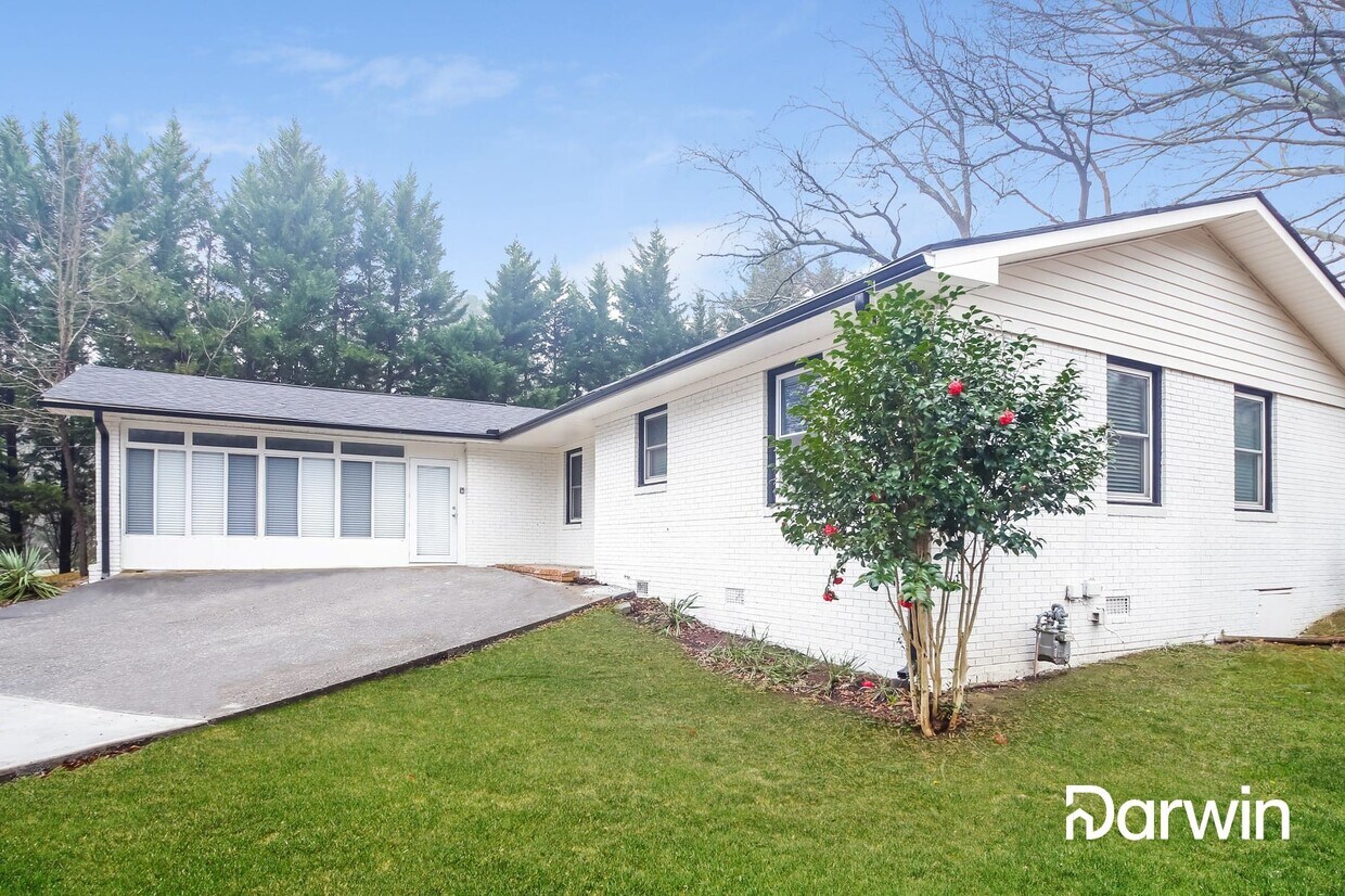 Foto principal - 8584 Melrose Cir, Douglasville, GA 30134