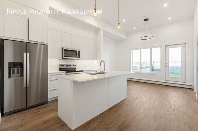 Building Photo - AMAZING 2 BEDS/ 2 BATHS CONDO WITH UNDERGROUND PARKING INCLUDED!