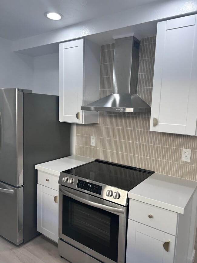 Building Photo - 2742 Ariane Dr