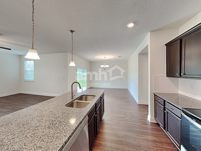 Building Photo - 12 S Forest Creek Dr
