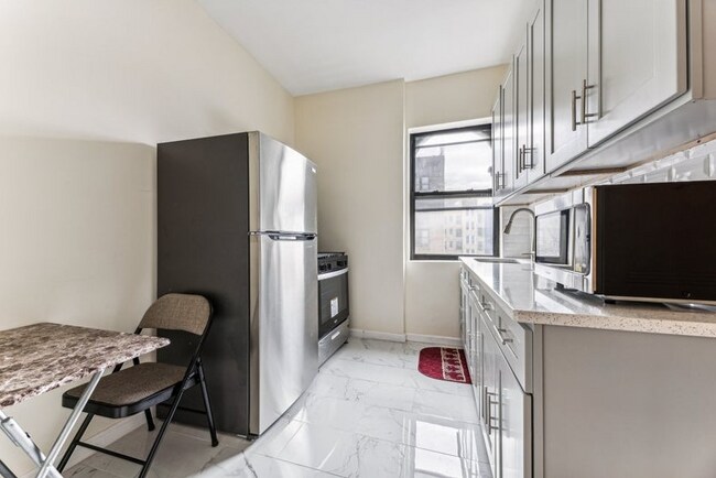 Foto del edificio - 71-31 169th St