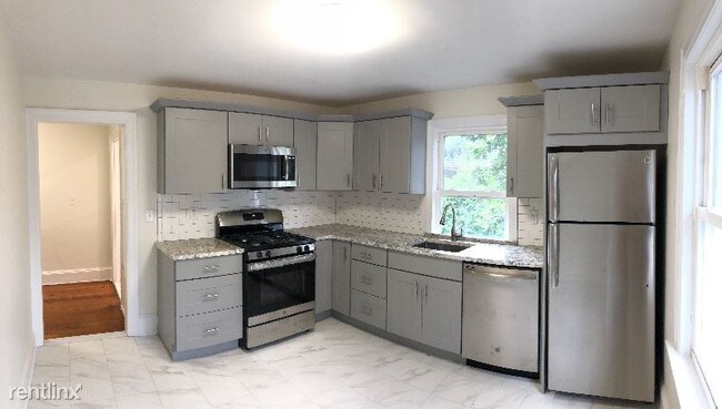 Building Photo - 3 br, 1 bath House - 64 Wiggins St