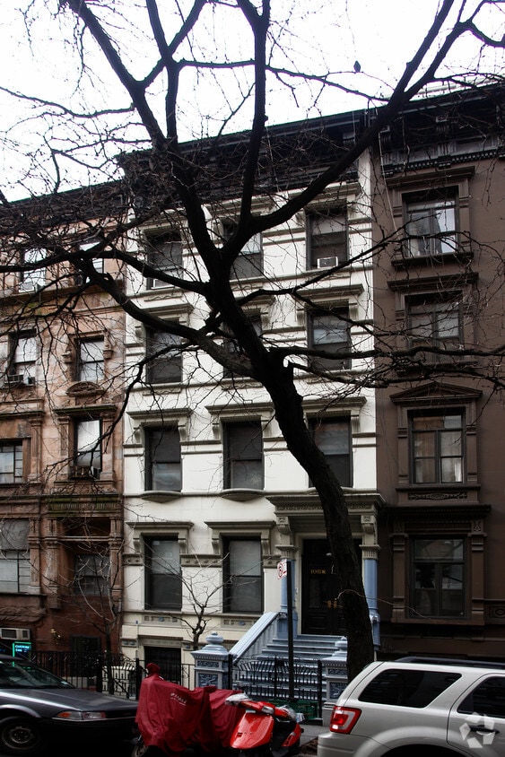 Primary Photo - The Windsor at Forest Hills
