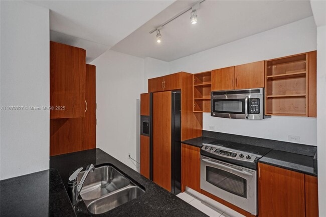 Foto del edificio - 2775 NE 187th St