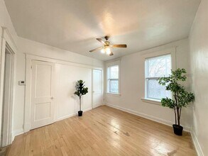 Building Photo - 2751 Pestalozzi St