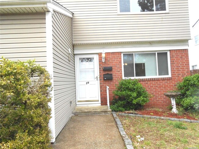 Foto del edificio - 29 Guildford Park Dr