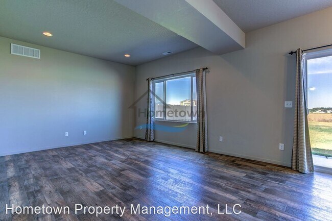 Building Photo - 3 br, 2.5 bath House - 1847 N Clark Fork Pkwy