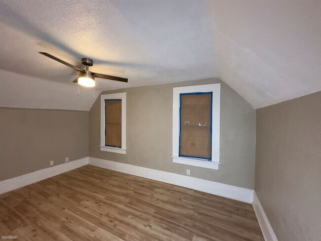 Foto del edificio - 2 br, 1 bath House - 2964 East 61st Street