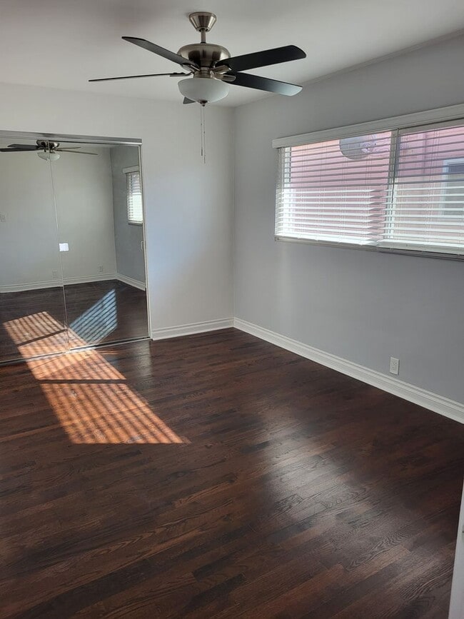 Interior Photo - 3550 Park