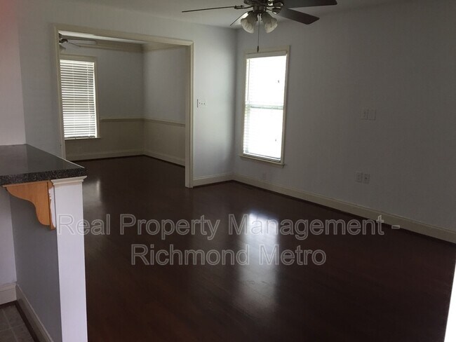 Foto del edificio - 1712 Kemper St