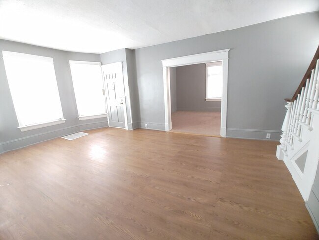 Foto del edificio - 2 Bedroom House with Fenced in Yard!