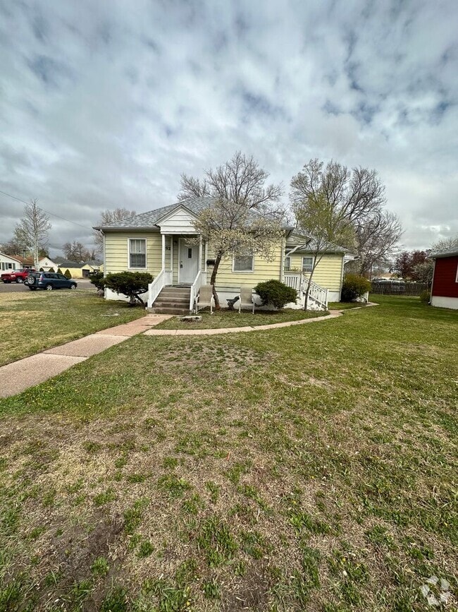 Building Photo - 1602 E 17th St