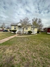 Building Photo - 1602 E 17th St