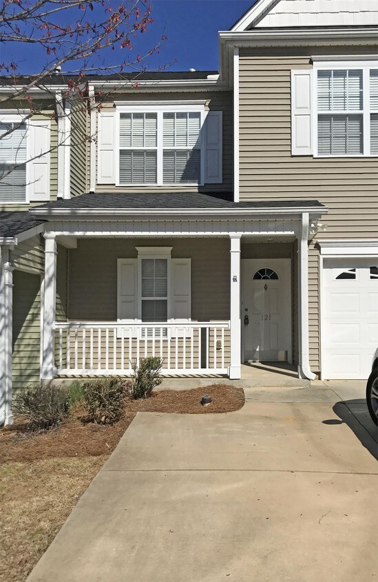 Primary Photo - 121 Pine Walk Dr