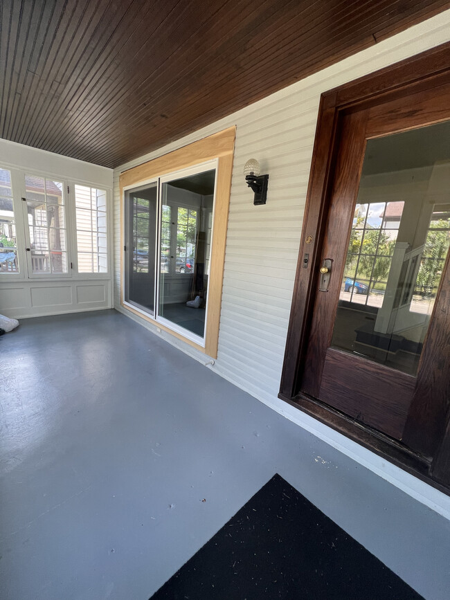 Building Photo - 707 Wilfred Ave