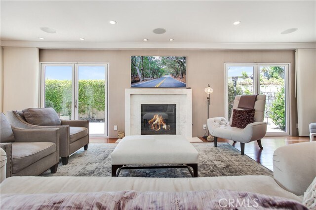 Building Photo - 2897 Chateau Way