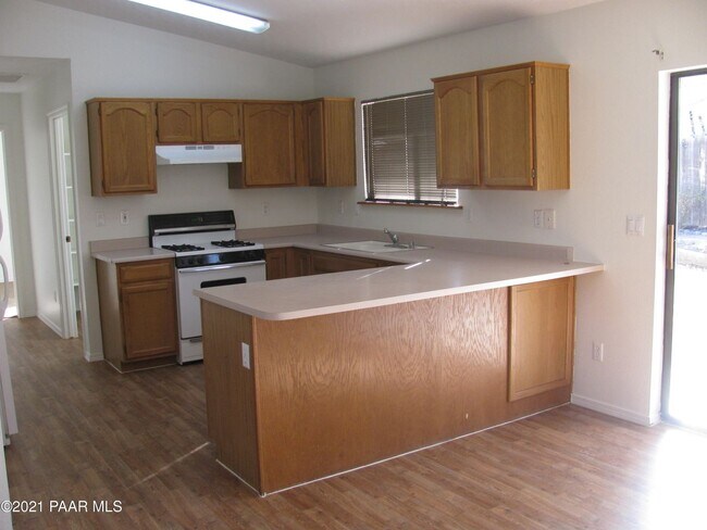 Building Photo - 359 Peregrine Ln